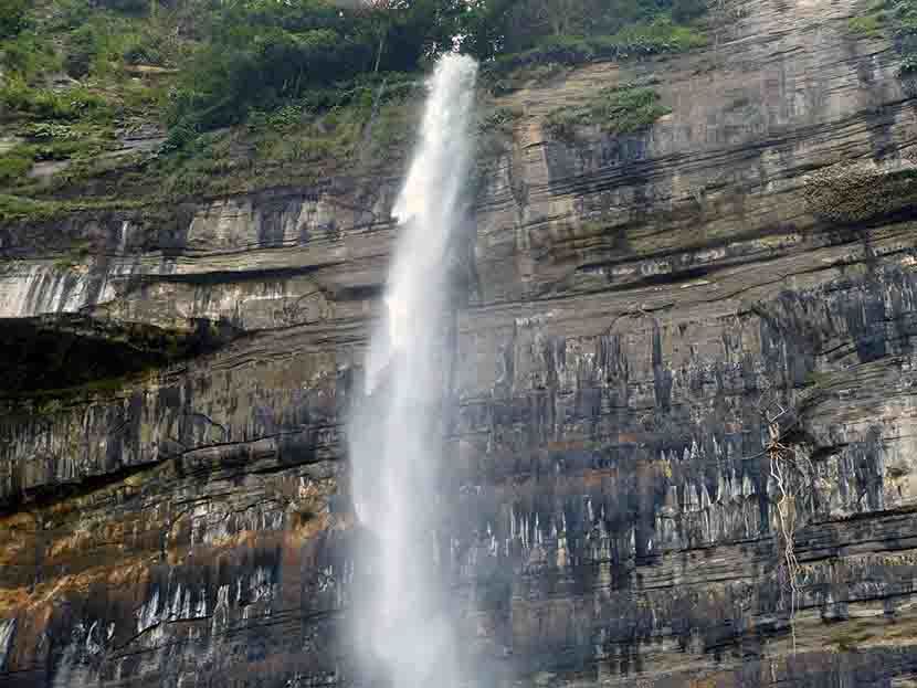 langlok fountain in bandarban